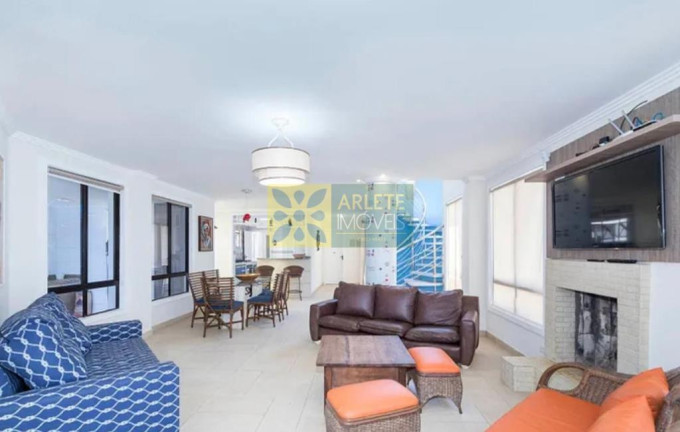 Imagem Casa com 6 Quartos para Alugar ou Temporada, 305 m² em Bombas - Bombinhas Imagem Casa com 6 Quartos para Alugar ou Temporada, 305 m² em Bombas - Bombinhas