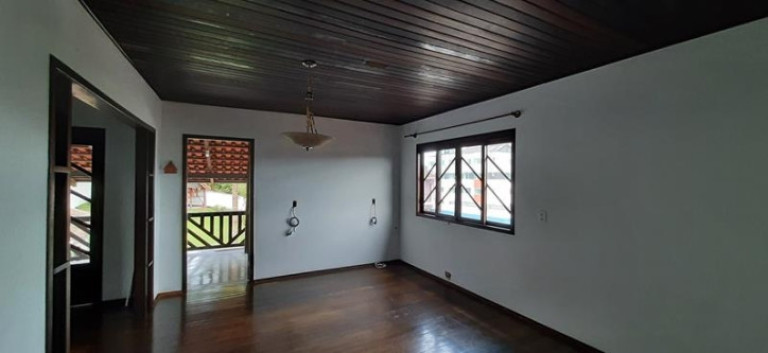 Imagem Sobrado com 4 Quartos à Venda, 269 m² em Santa Catarina - Joinville Imagem Sobrado com 4 Quartos à Venda, 269 m² em Santa Catarina - Joinville