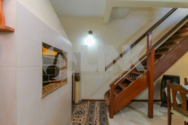 Imagem Casa com 5 Quartos à Venda, 192 m² em Passo Da Areia - Porto Alegre Imagem Casa com 5 Quartos à Venda, 192 m² em Passo Da Areia - Porto Alegre