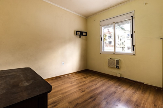 Imagem Imóvel com 2 Quartos à Venda, 64 m² em Vila Ipiranga - Porto Alegre Imagem Imóvel com 2 Quartos à Venda, 64 m² em Vila Ipiranga - Porto Alegre