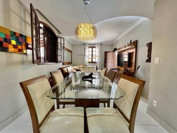 Imagem Casa com 4 Quartos à Venda, 200 m² em Serrano - Belo Horizonte Imagem Casa com 4 Quartos à Venda, 200 m² em Serrano - Belo Horizonte