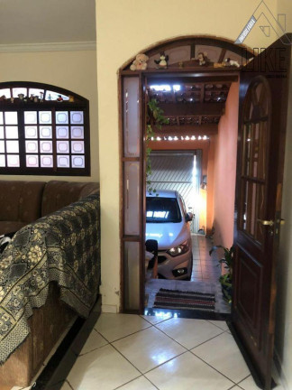 Imagem Casa com 3 Quartos à Venda, 240 m² em Jardim Torrão De Ouro - São José Dos Campos Imagem Casa com 3 Quartos à Venda, 240 m² em Jardim Torrão De Ouro - São José Dos Campos