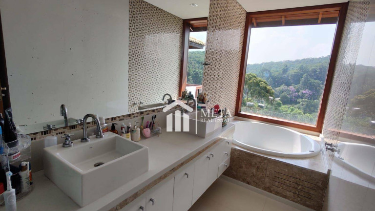 Imagem Imóvel com 3 Quartos à Venda, 420 m² em Residencial Suíça Da Cantareira - Mairiporã