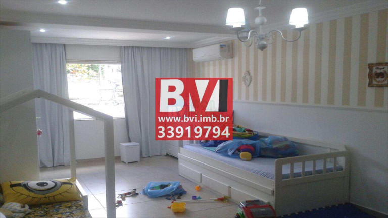 Imagem Casa com 3 Quartos à Venda, 275 m² em Braz De Pina - Rio De Janeiro Imagem Casa com 3 Quartos à Venda, 275 m² em Braz De Pina - Rio De Janeiro