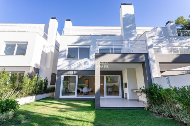 Imagem Casa com 3 Quartos à Venda, 463 m²
