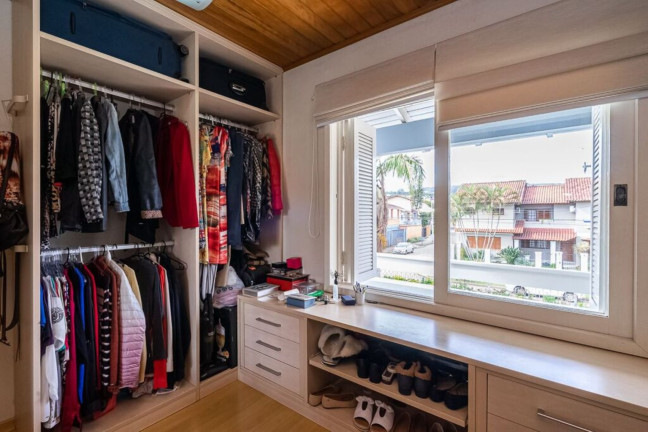 Imagem Casa com 4 Quartos à Venda, 285 m² em Espírito Santo - Porto Alegre
