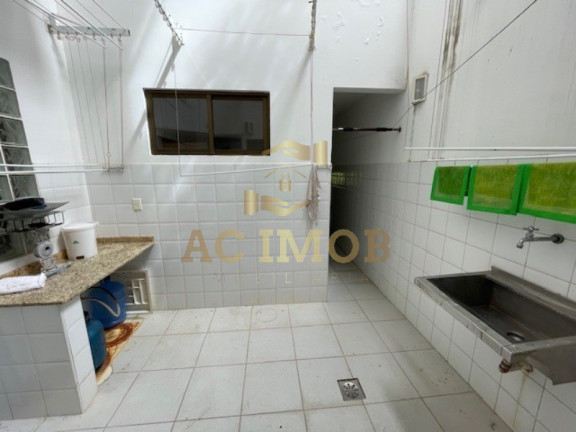 Imagem Casa com 4 Quartos à Venda, 305 m² em Jaguaribe - Salvador Imagem Casa com 4 Quartos à Venda, 305 m² em Jaguaribe - Salvador