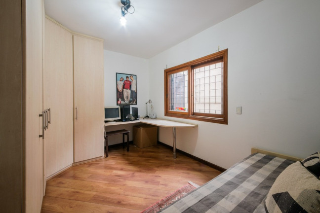 Imagem Casa com 4 Quartos à Venda, 352 m² em Petrópolis - Porto Alegre Imagem Casa com 4 Quartos à Venda, 352 m² em Petrópolis - Porto Alegre