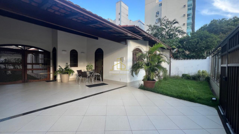 Casa com 3 Quartos à Venda, 330 m² em Jardim Camburi - Vitória