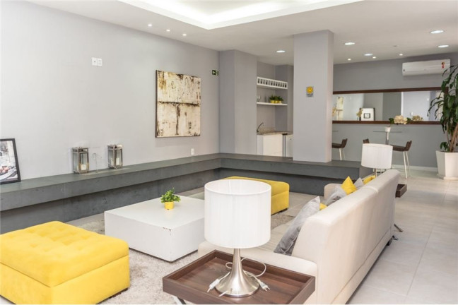Imagem Apartamento com 2 Quartos à Venda, 82 m² em Passo Da Areia - Porto Alegre
