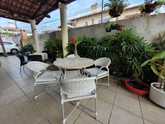 Imagem Casa com 3 Quartos à Venda, 204 m² em Edson Queiroz - Fortaleza Imagem Casa com 3 Quartos à Venda, 204 m² em Edson Queiroz - Fortaleza