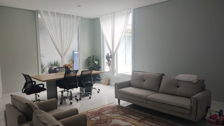 Imagem Casa com 5 Quartos à Venda,  em Da Cerejeira - Jacareí