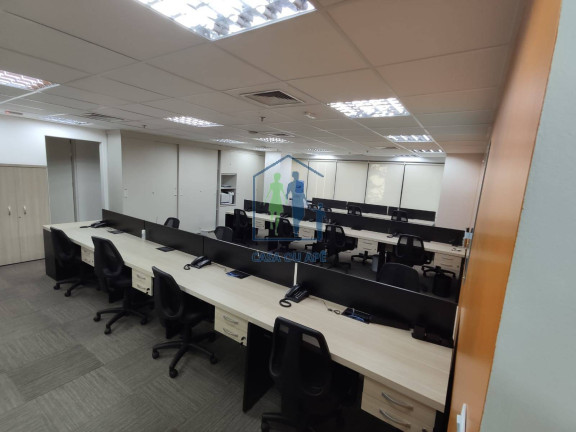 Sala Comercial à Venda, 220 m² em Cidade Monções - São Paulo