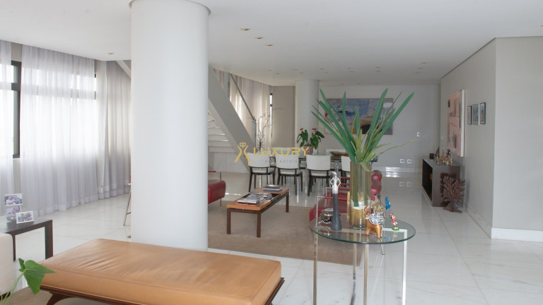 Imagem Imóvel com 3 Quartos à Venda, 587 m² em Belvedere - Belo Horizonte Imagem Imóvel com 3 Quartos à Venda, 587 m² em Belvedere - Belo Horizonte