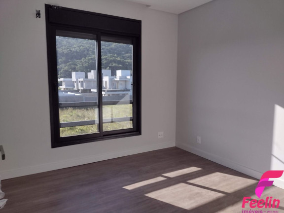 Imagem Casa com 3 Quartos à Venda, 197 m² em Rio Tavares - Florianópolis Imagem Casa com 3 Quartos à Venda, 197 m² em Rio Tavares - Florianópolis