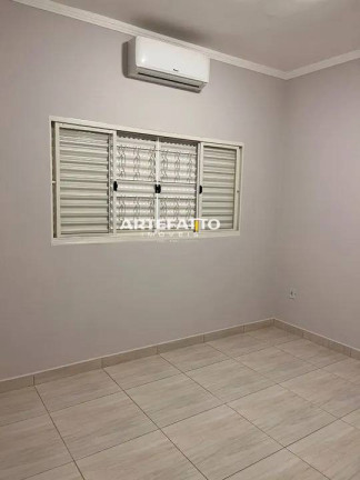 Imagem Casa com 2 Quartos à Venda, 100 m² Imagem Casa com 2 Quartos à Venda, 100 m²