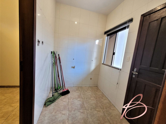 Imagem Sobrado com 3 Quartos à Venda, 231 m² em Centro - Balneário Camboriú Imagem Sobrado com 3 Quartos à Venda, 231 m² em Centro - Balneário Camboriú
