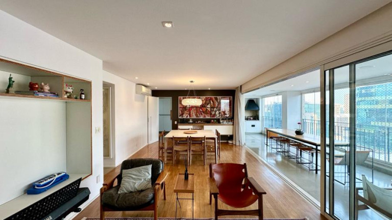 Imagem Apartamento com 3 Quartos à Venda, 223 m² em Itaim Bibi - São Paulo