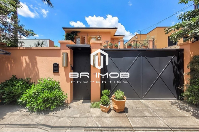 Imagem Casa com 4 Quartos à Venda, 300 m² em Moema - São Paulo Imagem Casa com 4 Quartos à Venda, 300 m² em Moema - São Paulo
