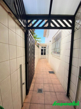 Imagem Casa com 3 Quartos à Venda, 185 m² em Encruzilhada - Santos