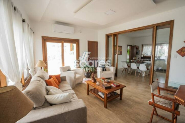 Imagem Sobrado com 5 Quartos à Venda, 390 m² em Laranjal - Pelotas Imagem Sobrado com 5 Quartos à Venda, 390 m² em Laranjal - Pelotas