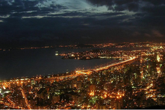 Imagem Sobrado com 2 Quartos para Alugar,  em Canasvieiras - Florianópolis