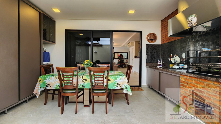 Imagem Casa com 5 Quartos à Venda, 234 m² em Flores - Manaus Imagem Casa com 5 Quartos à Venda, 234 m² em Flores - Manaus