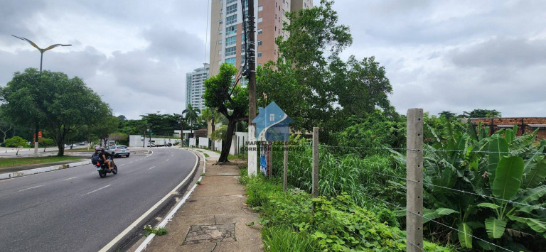 Imagem Terreno à Venda, 3 m² em Dom Pedro I - Manaus Imagem Terreno à Venda, 3 m² em Dom Pedro I - Manaus