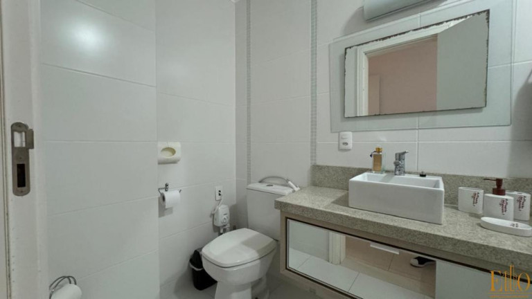 Imagem Apartamento com 4 Quartos à Venda, 193 m² em Meia Praia - Itapema Imagem Apartamento com 4 Quartos à Venda, 193 m² em Meia Praia - Itapema