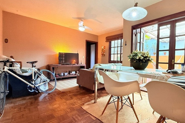 Imagem Apartamento com 3 Quartos à Venda, 103 m² em Higienópolis - Porto Alegre Imagem Apartamento com 3 Quartos à Venda, 103 m² em Higienópolis - Porto Alegre