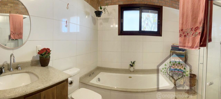 Imagem Casa com 2 Quartos à Venda, 304 m² em Sambaqui - Florianópolis Imagem Casa com 2 Quartos à Venda, 304 m² em Sambaqui - Florianópolis