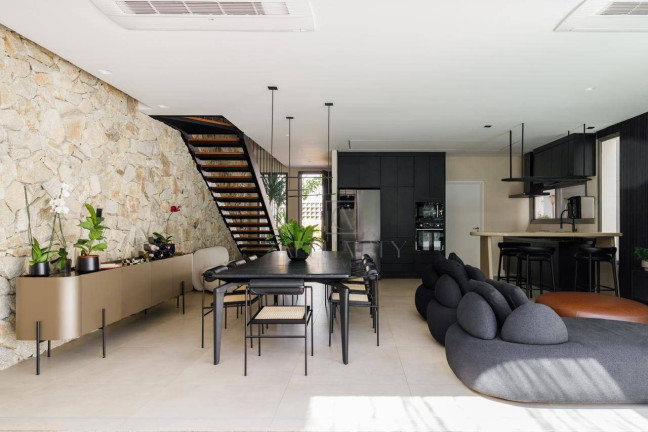 Imagem Casa com 2 Quartos à Venda, 237 m² em Alphaville - Santana De Parnaíba Imagem Casa com 2 Quartos à Venda, 237 m² em Alphaville - Santana De Parnaíba