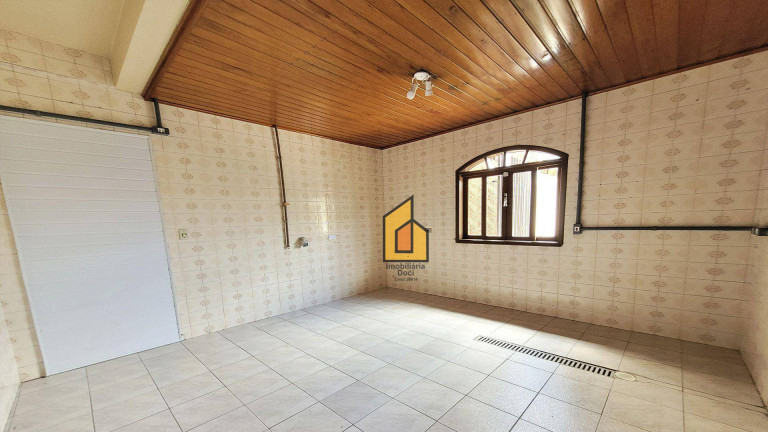 Imagem Sobrado com 2 Quartos para Alugar, 267 m² em Estação - Araucária