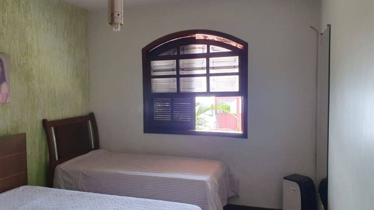 Imagem Casa com 3 Quartos à Venda, 360 m² em Flamengo - Contagem