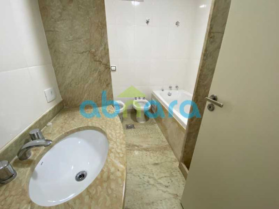 Imagem Apartamento com 3 Quartos à Venda, 192 m² em Copacabana - Rio De Janeiro Imagem Apartamento com 3 Quartos à Venda, 192 m² em Copacabana - Rio De Janeiro