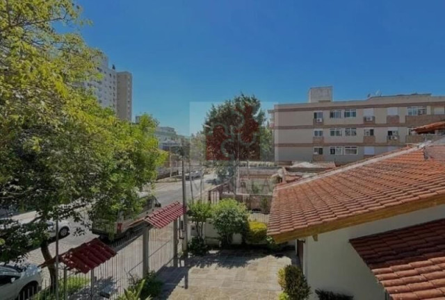 Imagem Casa com 3 Quartos à Venda, 178 m² em Santana - Porto Alegre Imagem Casa com 3 Quartos à Venda, 178 m² em Santana - Porto Alegre