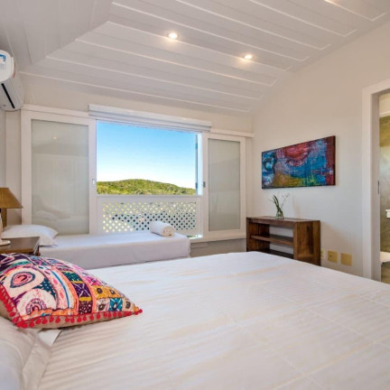 Imagem Casa com 6 Quartos à Venda, 400 m² em Ferradura - Armação Dos Búzios Imagem Casa com 6 Quartos à Venda, 400 m² em Ferradura - Armação Dos Búzios