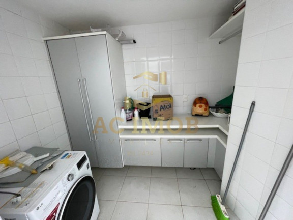 Imagem Casa com 4 Quartos à Venda, 305 m² em Jaguaribe - Salvador Imagem Casa com 4 Quartos à Venda, 305 m² em Jaguaribe - Salvador
