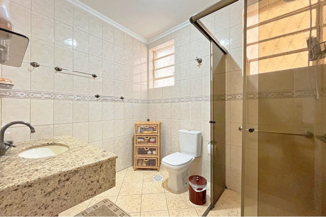 Imagem Imóvel com 3 Quartos à Venda, 100 m² em São João - Porto Alegre Imagem Imóvel com 3 Quartos à Venda, 100 m² em São João - Porto Alegre