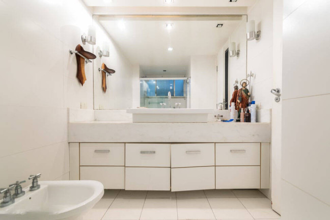 Imagem Apartamento com 3 Quartos à Venda,  em Leblon - Rio De Janeiro
