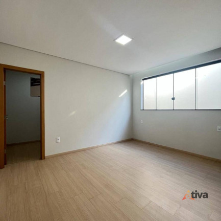 Imagem Casa com 3 Quartos à Venda, 75 m² Imagem Casa com 3 Quartos à Venda, 75 m²