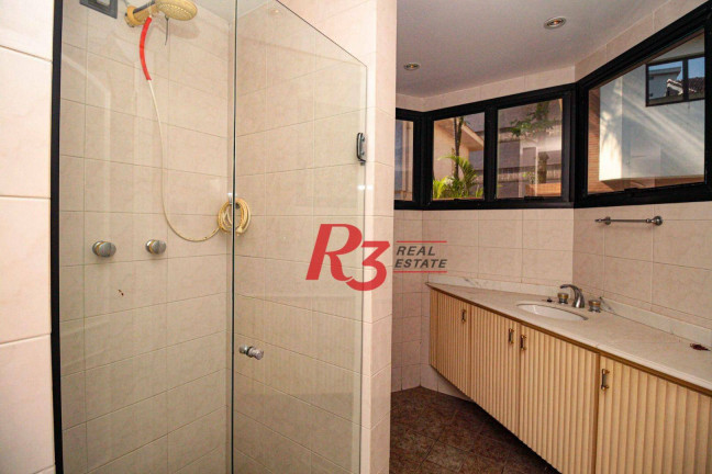 Imagem Sobrado com 3 Quartos para Alugar, 240 m² em Gonzaga - Santos Imagem Sobrado com 3 Quartos para Alugar, 240 m² em Gonzaga - Santos