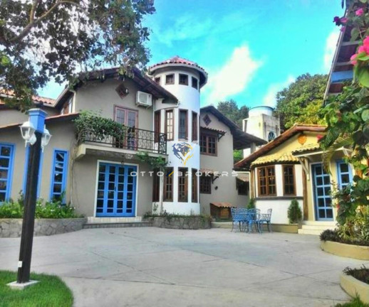 Imóvel com 10 Quartos à Venda,  em Centro - Santa Cruz Cabrália