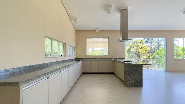 Imagem Casa com 4 Quartos à Venda, 600 m² em Uberaba - Curitiba