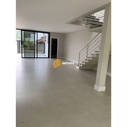 Imagem Sobrado com 3 Quartos à Venda, em Terras Altas - Camboriú Imagem Sobrado com 3 Quartos à Venda, em Terras Altas - Camboriú