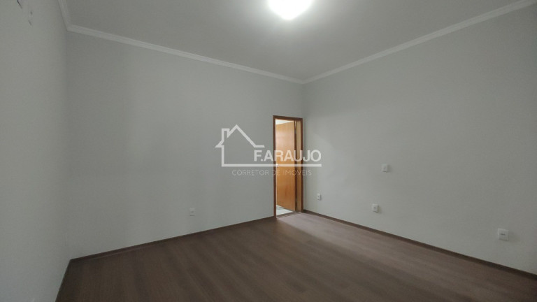 Imagem Imóvel com 3 Quartos à Venda, 208 m² em Cajuru Do Sul - Sorocaba Imagem Imóvel com 3 Quartos à Venda, 208 m² em Cajuru Do Sul - Sorocaba