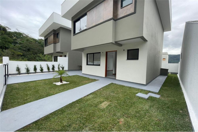Imagem Casa com 3 Quartos à Venda, em Bela Vista - Palhoça Imagem Casa com 3 Quartos à Venda, em Bela Vista - Palhoça
