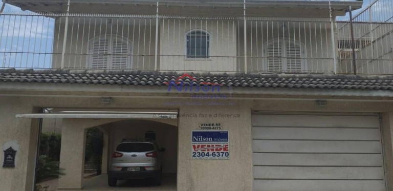 Casa com 5 Quartos à Venda,  em Guarulhos