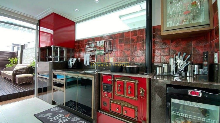 Imagem Casa com 3 Quartos à Venda, 420 m² em Pedra Branca - Palhoça Imagem Casa com 3 Quartos à Venda, 420 m² em Pedra Branca - Palhoça