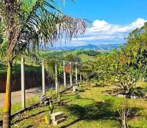 Imagem Chácara com 2 Quartos à Venda, 3.000 m² em Dos Pessegueiros - Extrema